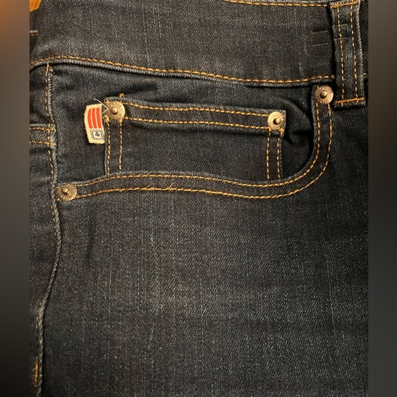 Chaps Womans FIT, SHAPE, SCULPT Slimming Fit Jeans!! - Picture 5 of 10